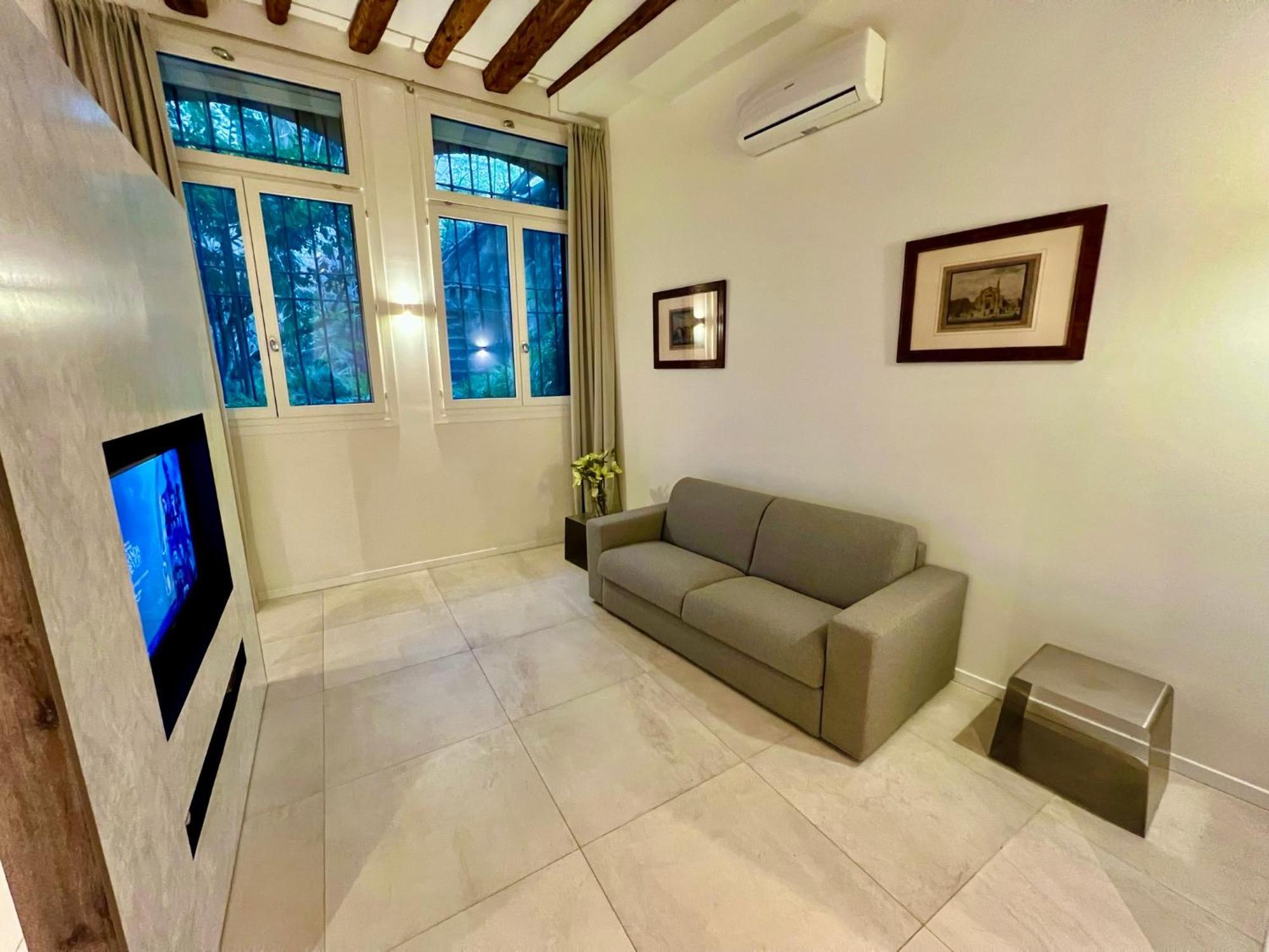 Apartament Madoneta *